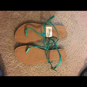 Never worn Forever 21 green metallic sandals